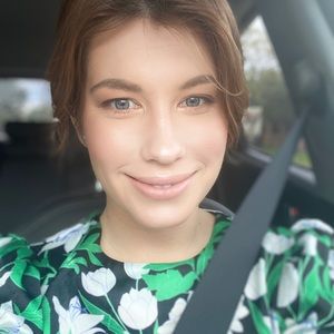 Meet your Posher, Nadia